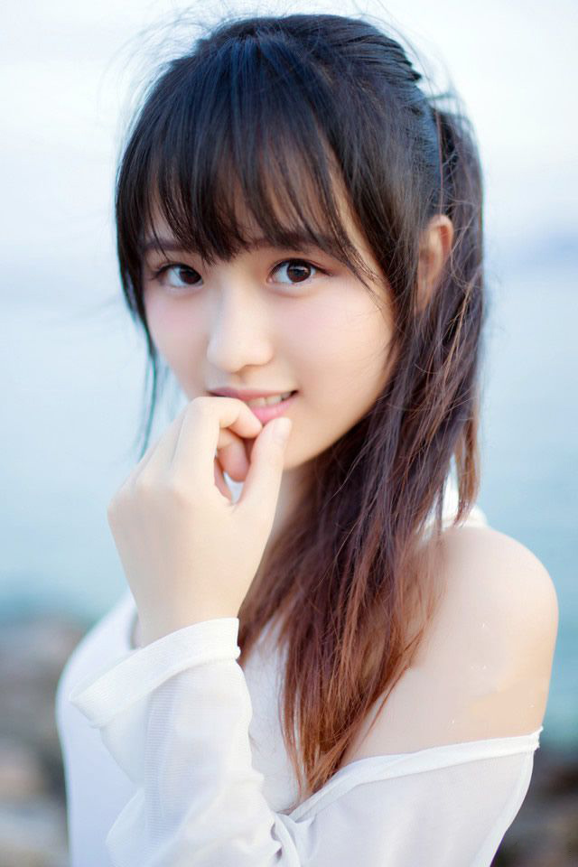 “原本我也如此认为。”诸葛亮摇头道：“但关中能够如此轻易兵不血刃拿下成都，皆是此人所谋。”